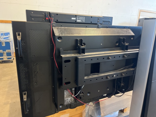 1290246-5 Monitors with floor stand 2 pcs - NEC Multisync LCD5220