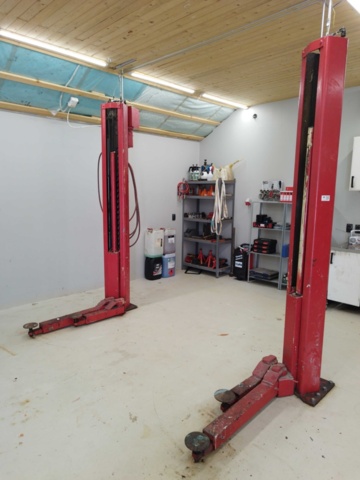 1353827-2 Two-post lift - Koni KO 2025 type 3577, capacity 2500 kg, newly serviced
