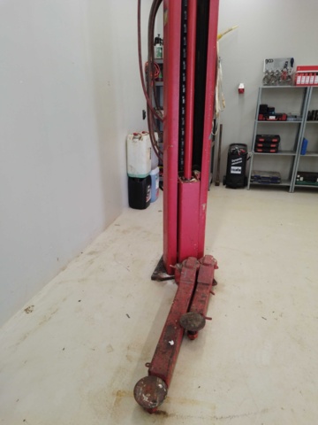 1353827-4 Two-post lift - Koni KO 2025 type 3577, capacity 2500 kg, newly serviced