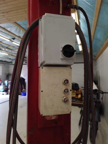 1353827-7 Two-post lift - Koni KO 2025 type 3577, capacity 2500 kg, newly serviced