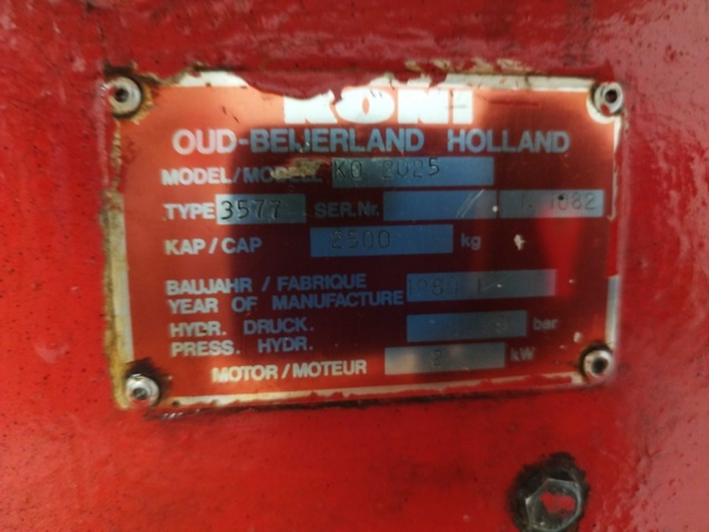 1353827-8 Two-post lift - Koni KO 2025 type 3577, capacity 2500 kg, newly serviced