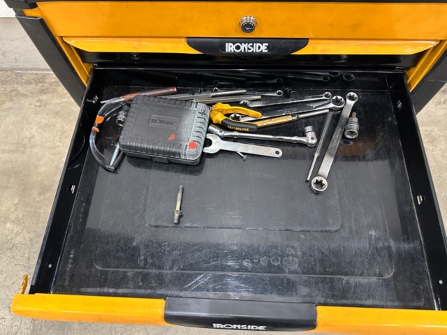1324834-6 Tool trolley with tools Ironside