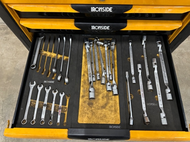 1324834-7 Tool trolley with tools Ironside