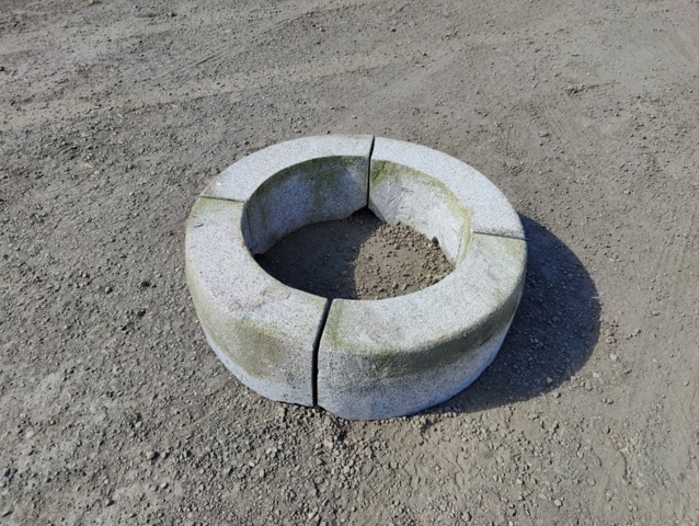 1094318-2 1 pallet Granite curbstone GF1 Radius 10m