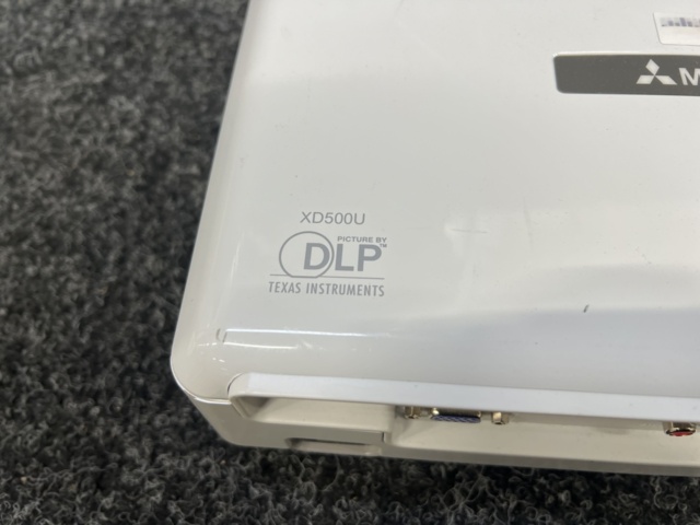 1354591-4 Projector Mitsubishi XD500U