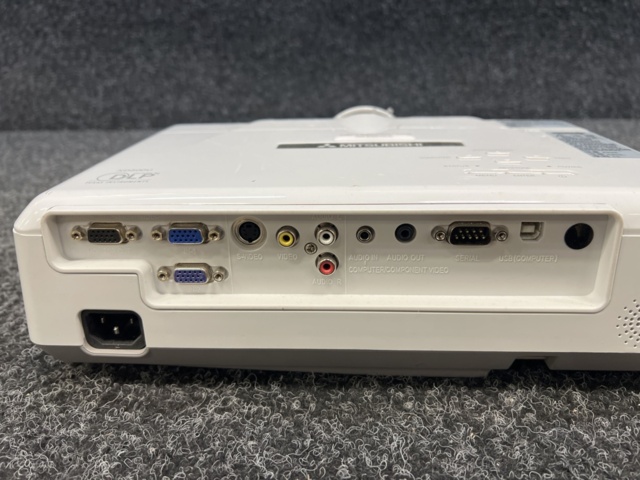 1354591-5 Projector Mitsubishi XD500U