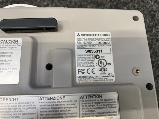 1354591-6 Projector Mitsubishi XD500U