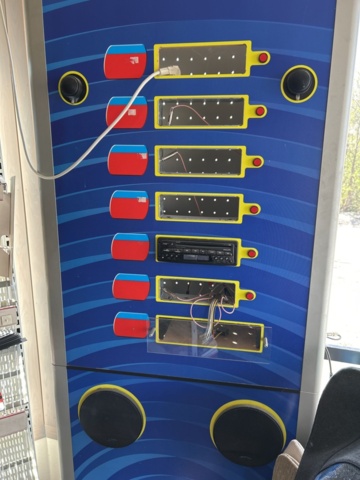 1332683-19 Reservdelslager med blandade fordonsdetaljer