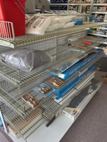 1332683-21 Reservdelslager med blandade fordonsdetaljer