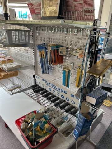 1332683-24 Reservdelslager med blandade fordonsdetaljer