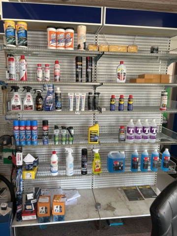 1332683-25 Reservdelslager med blandade fordonsdetaljer