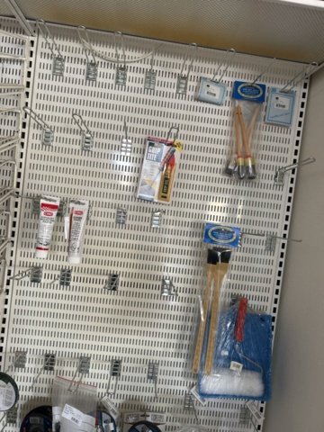 1332683-43 Reservdelslager med blandade fordonsdetaljer