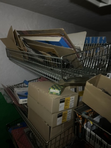 1332683-184 Reservdelslager med blandade fordonsdetaljer