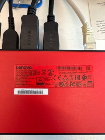 1354683-8 2 monitors, keyboard, mouse and docking station