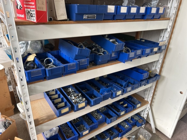 1332684-27 Spare parts warehouse - Exhaust systems and accessories