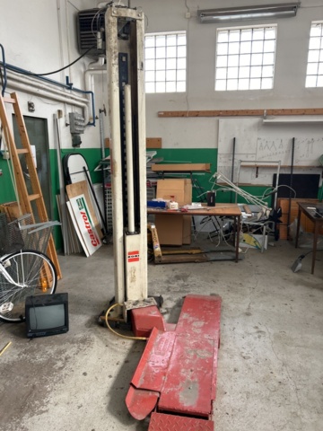 1332688-2 Two-post lift 2500 kg - Koni KO 2025 -1982