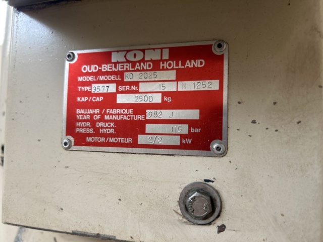 1332688-13 Two-post lift 2500 kg - Koni KO 2025 -1982