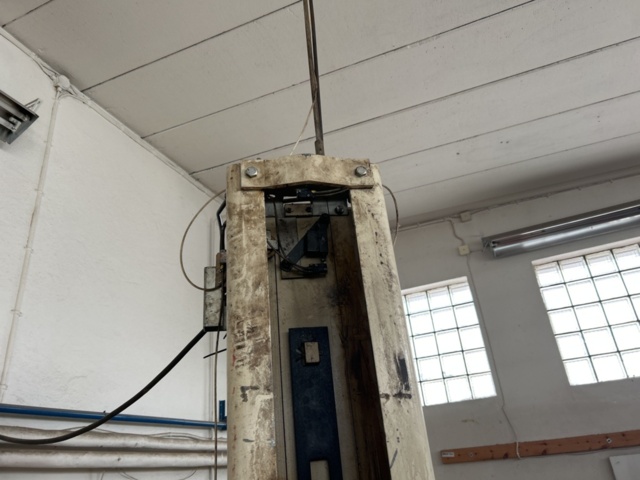 1332688-23 Two-post lift 2500 kg - Koni KO 2025 -1982