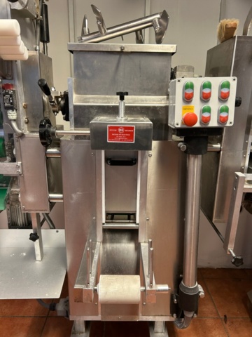 1356138-5 Pasta machine DEA Officine Meccanica, model D 120