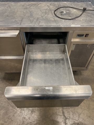 1357763-5 Stainless steel bar counter