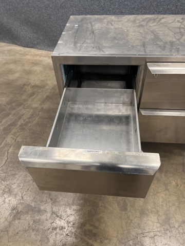 1357763-6 Stainless steel bar counter