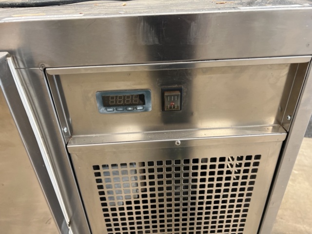 1357763-8 Stainless steel bar counter