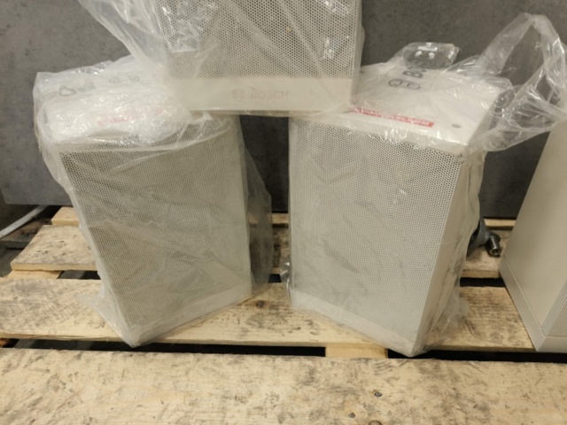 1331270-4 Four speakers Bosch LB1-UM20E-L