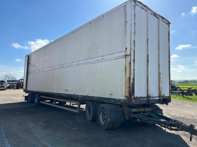 1356202-8 Visor trailer Kilafors 4-axle 2009