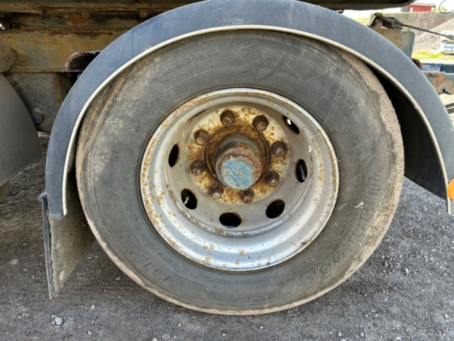 1356202-9 Visor trailer Kilafors 4-axle 2009