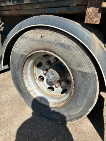 1356202-19 Visor trailer Kilafors 4-axle 2009