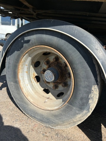 1356202-22 Visor trailer Kilafors 4-axle 2009