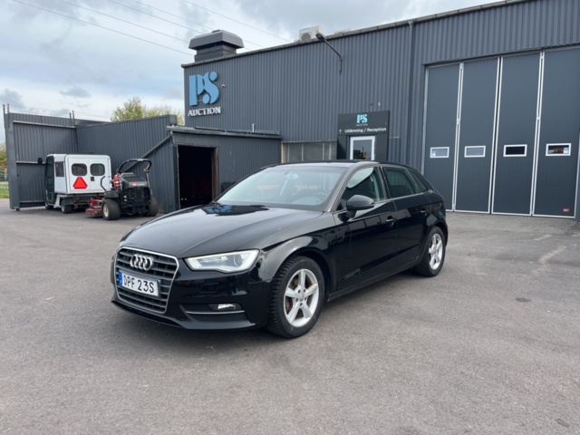 1277084-1 Audi A3 Sportback 1.2 TFSI S Tronic, 105hp -2014