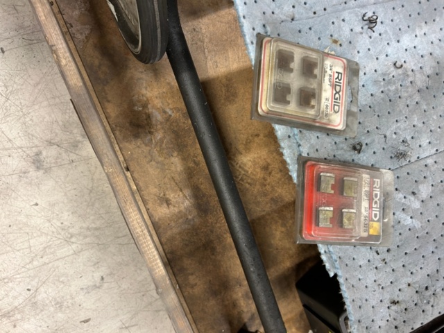 1358930-9 The Georg Fischer KM2 threading machine