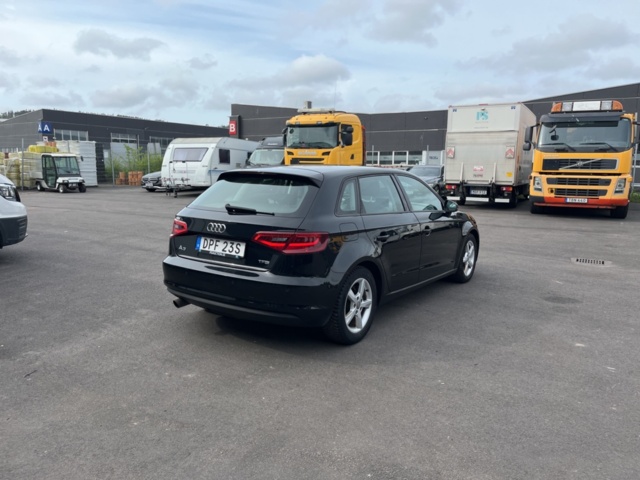 1277084-5 Audi A3 Sportback 1.2 TFSI S Tronic, 105hp -2014