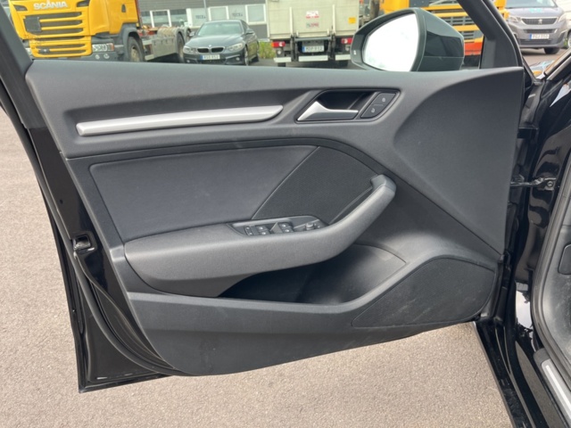 1277084-26 Audi A3 Sportback 1.2 TFSI S Tronic, 105hp -2014