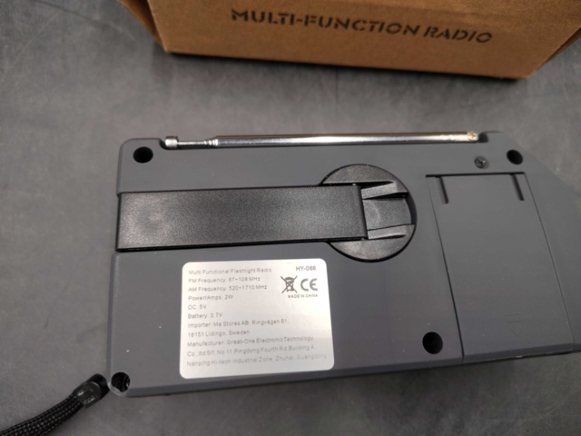 1347065-3 Multiradio med ficklampa, 3 st, vev, batteridrift, USB-laddning - Frakt ingår