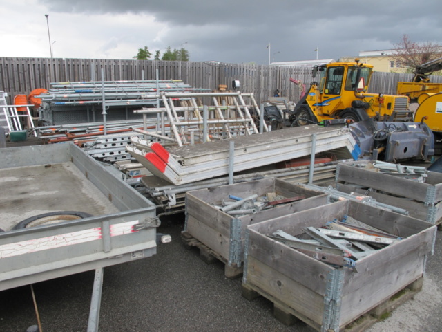 1302819-3 Byggställning Layher Aluställning Haki trappor