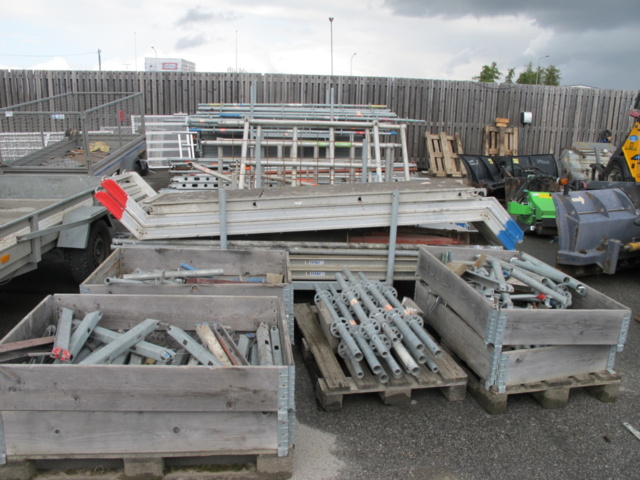 1302819-4 Byggställning Layher Aluställning Haki trappor