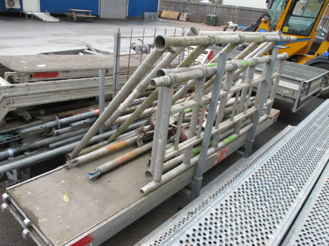 1302819-13 Byggställning Layher Aluställning Haki trappor