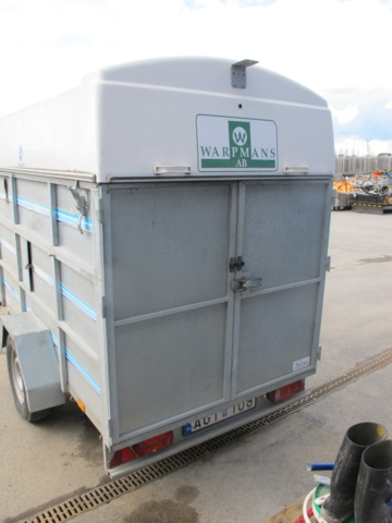 1302853-2 Mobil hetvattentvätt i skåpkärra