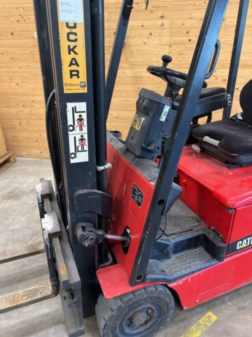 1359795-3 Counterbalance forklift Caterpillar EP16KT (repair item)