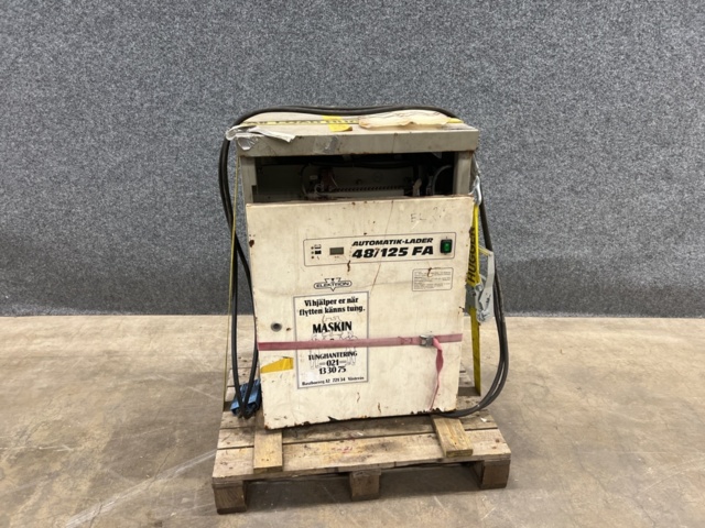 1359795-22 Counterbalance forklift Caterpillar EP16KT (repair item)