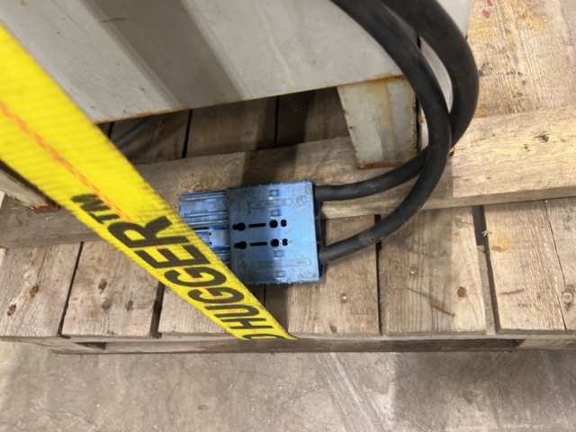 1359795-24 Counterbalance forklift Caterpillar EP16KT (repair item)