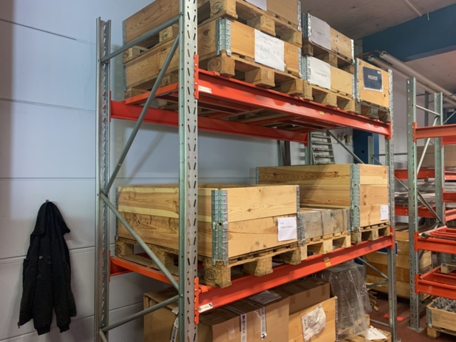 1359503-4 Pallställage