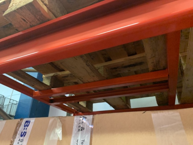 1359503-8 Pallställage