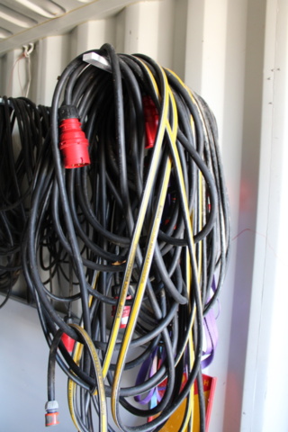 1359948-9 Container 20 fot med byggmaterial (nr 8)