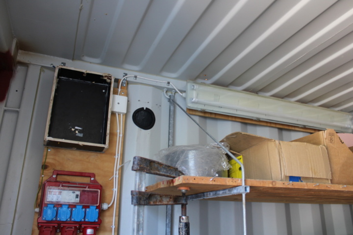 1359948-13 Container 20 fot med byggmaterial (nr 8)