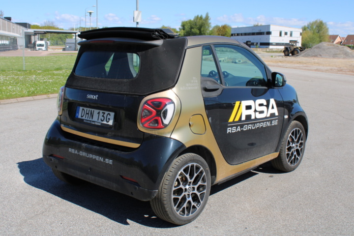 1359920-8 Smart EQ fortwo cabrio 17.6 kWh, 82hp, 2021