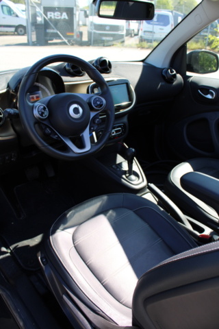 1359920-15 Smart EQ fortwo cabrio 17.6 kWh, 82hp, 2021