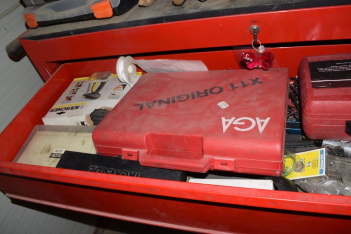 1302956-8 Ampro tool cabinet with tools